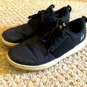 Boys under armour charge shoes size 5.5y